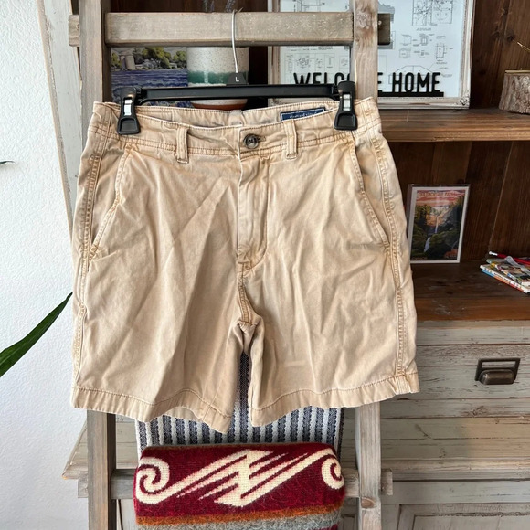 Vineyard Vines men’s Island khaki short size 28 waist - Picture 2 of 10